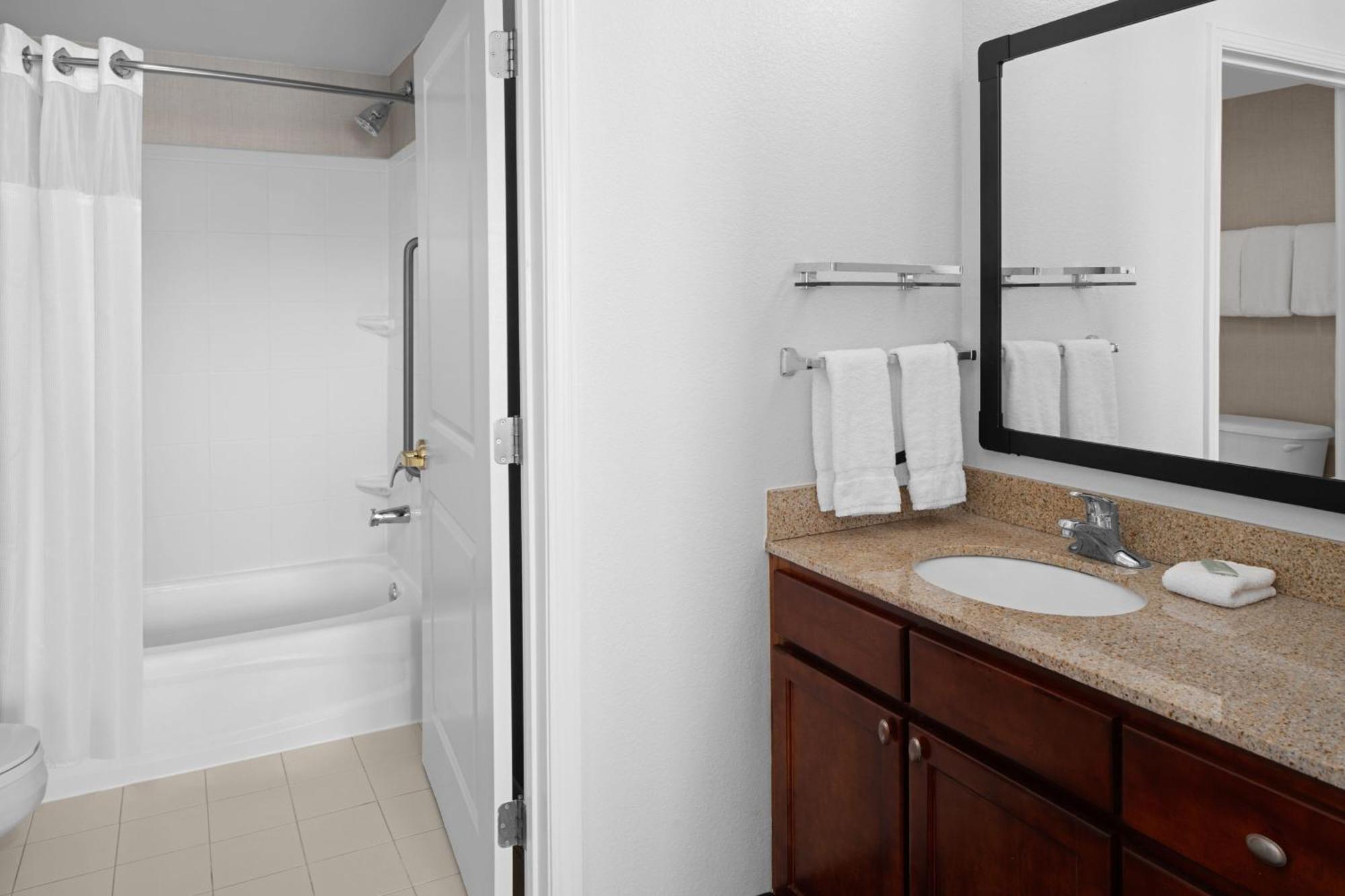 Residence Inn Long Island Holtsville Εξωτερικό φωτογραφία